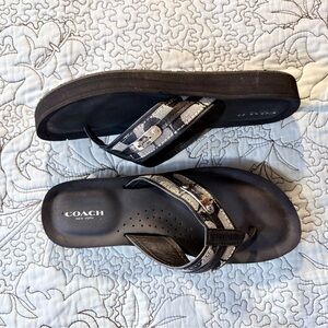 Coach Jodee Signature C Thong Sandals Black Canvas Leather Women’s 8.5 🧡